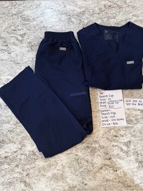 Figs Women’s Navy Scrub Pants and Top